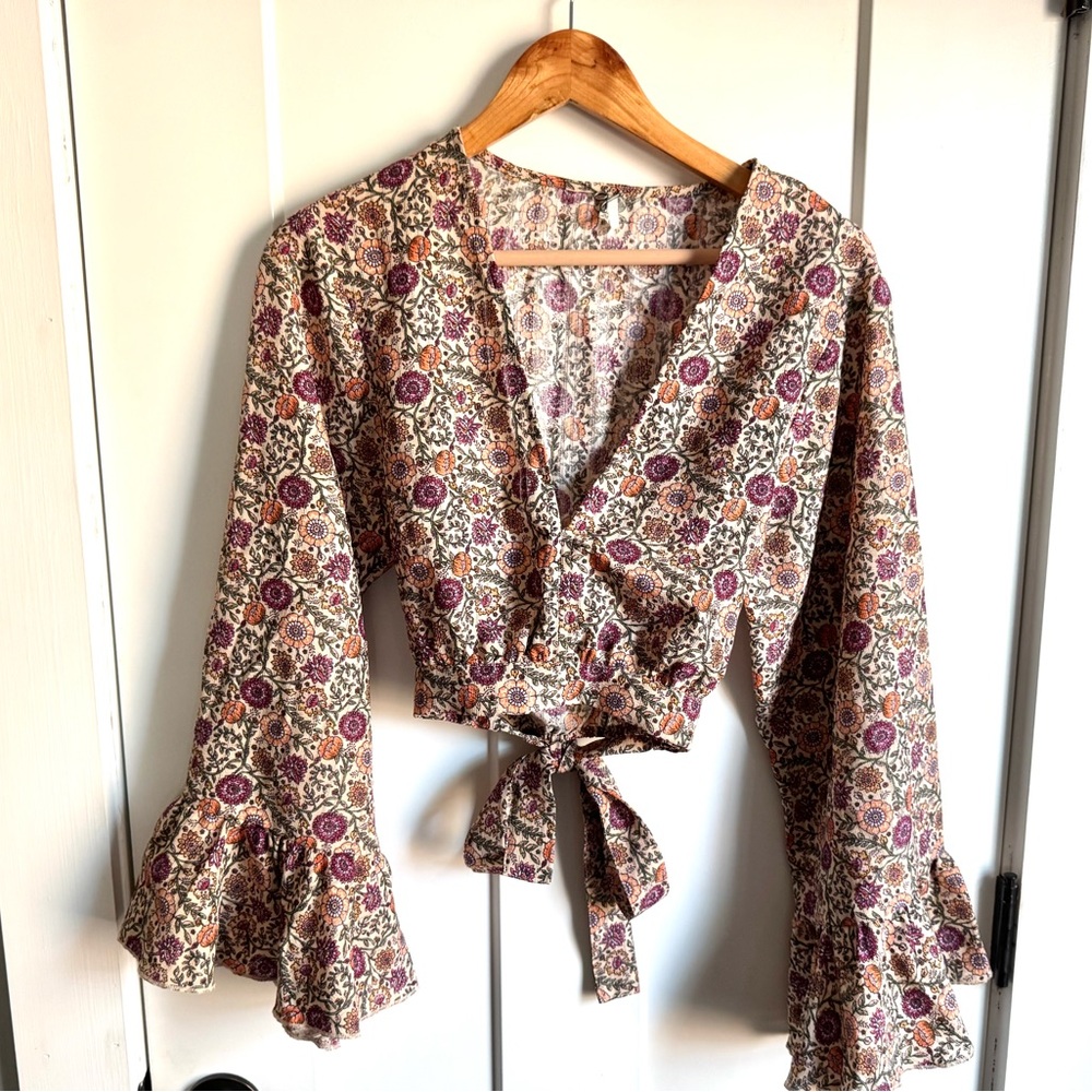 GIMMICKS Floral Wrap Top - Picture 12 of 12